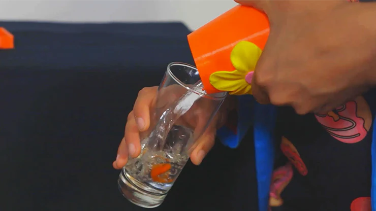 COMEDY WATERING CAN (Gimmicks and Online Instructions) by Mago Flash - Image 3